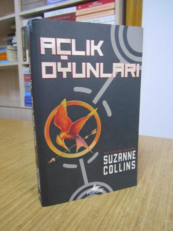 Açlık Oyunları - Suzanne Collins ( Özgün Adı: The Hunger Games )