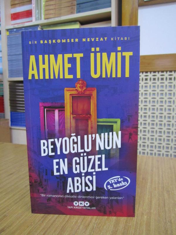 Beyoğlu'nun En Güzel Abisi - Ahmet Ümit [5.Baskı]