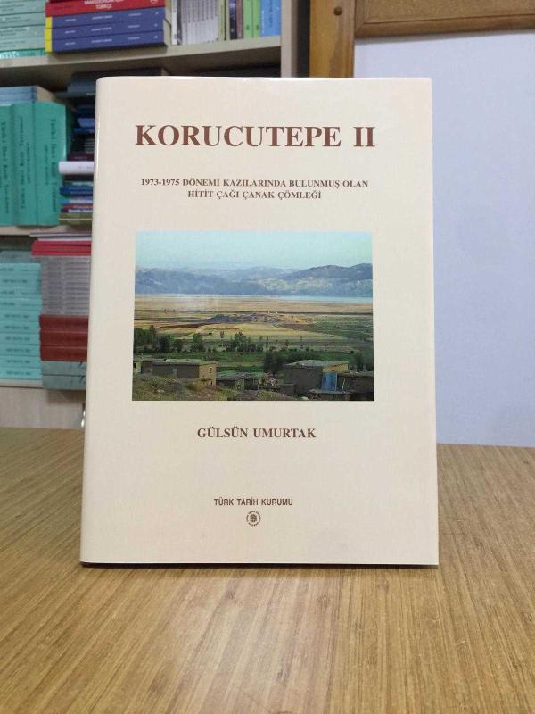 Korucutepe - II: 1973-1975 Dönemi Kazılarında Bulunmuş Olan Hitit Çağı Çanak Çömleği [Ciltli - Şömizli]
